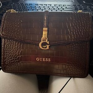 GUESS pocketbook